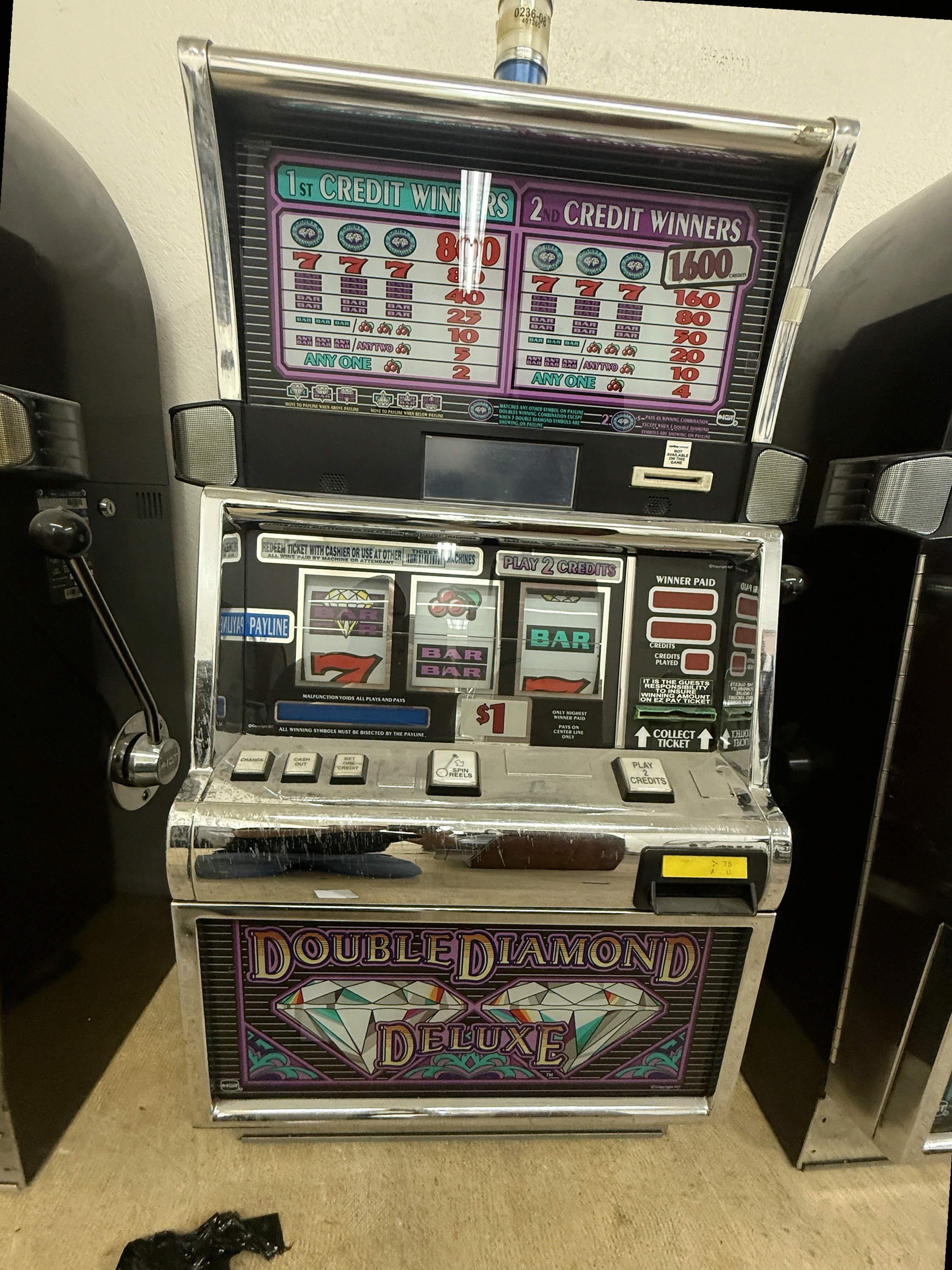 IGT S2000 Double Diamond Deluxe 3-Reel Machine